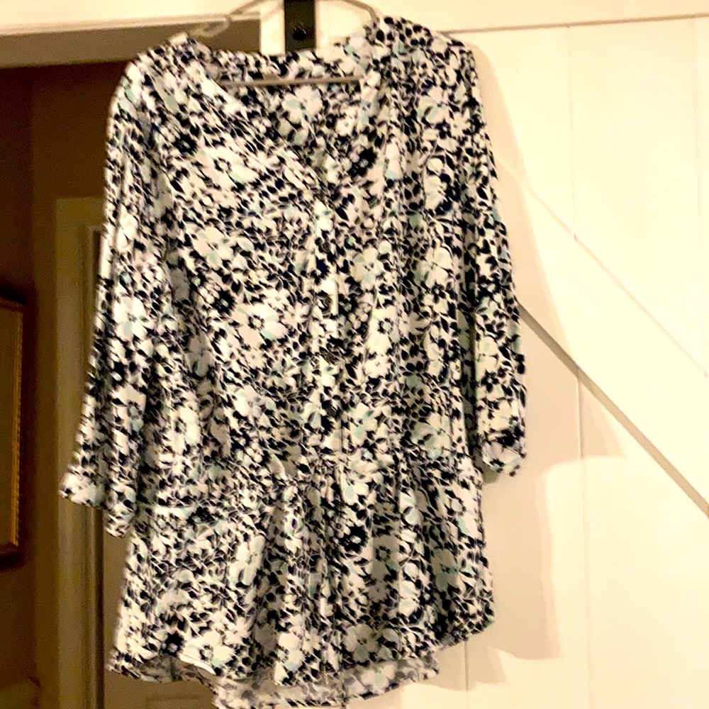xxxL beautiful colors white, navy , teal top
